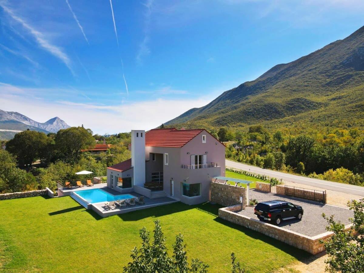 Luxurious With Heated Pool And Mountain View *